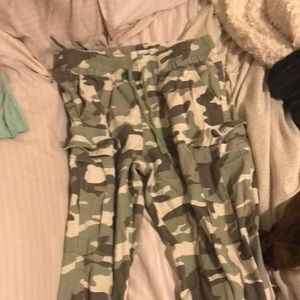 these are cargos they are so comfortable, lot of pockets to put ur phone in